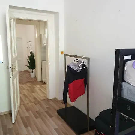 Hostel Marge A *